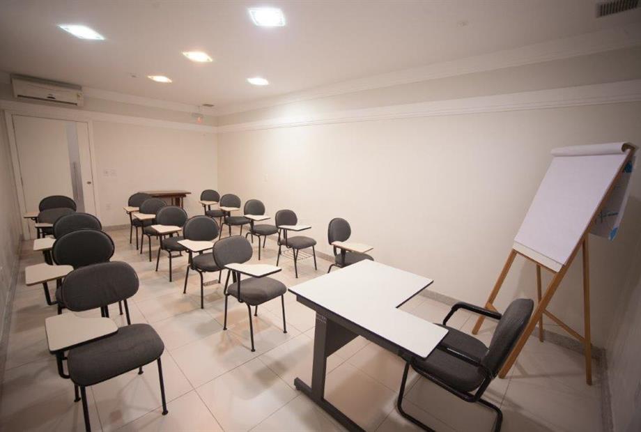 FOTO SALA REUNIAO TERREO TUR.jpg