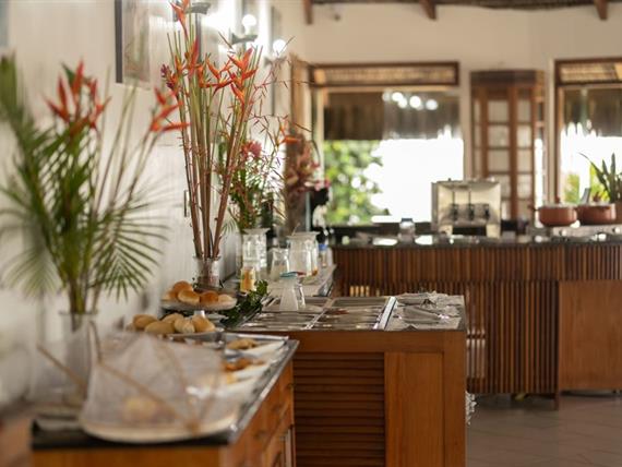 cafe da manha red.jpg