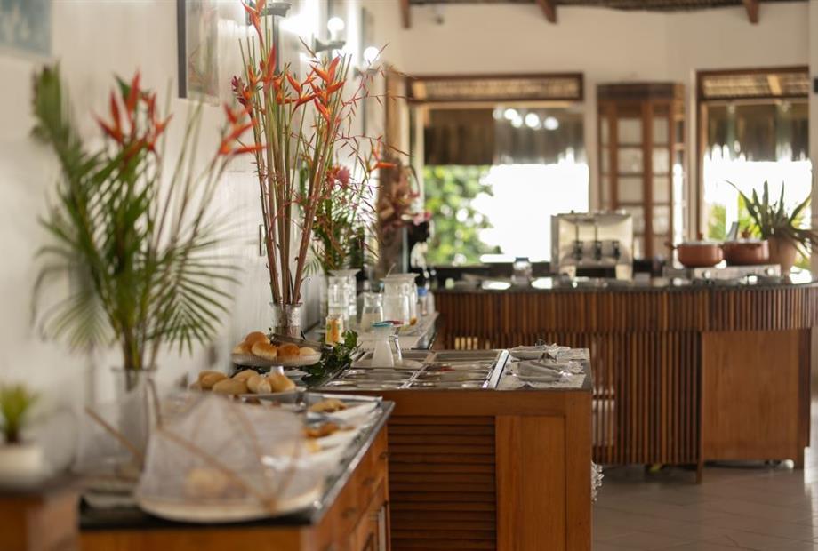 cafe da manha red.jpg