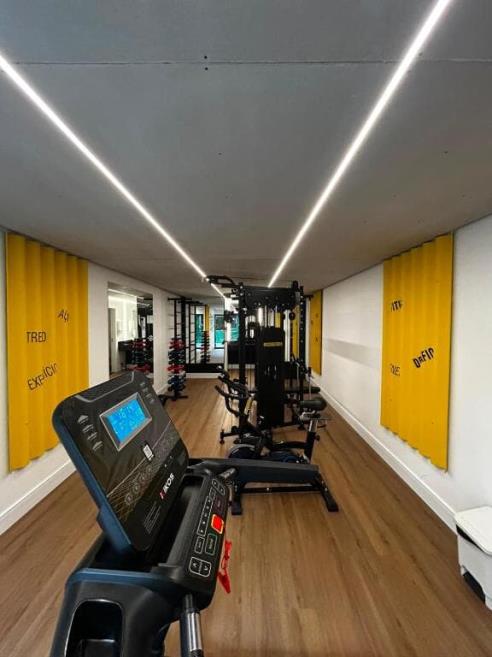 879679861.jpg