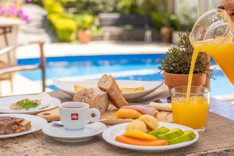 Cafe em piscina.jpg