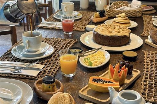 mesa café da manha lorran omnibees p.jpg