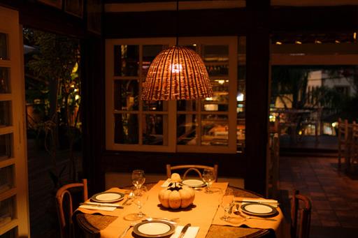 mesa redonda posta ogam.jpg