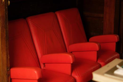 poltrona cine hall1.jpg