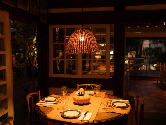 mesa redonda posta ogam.jpg