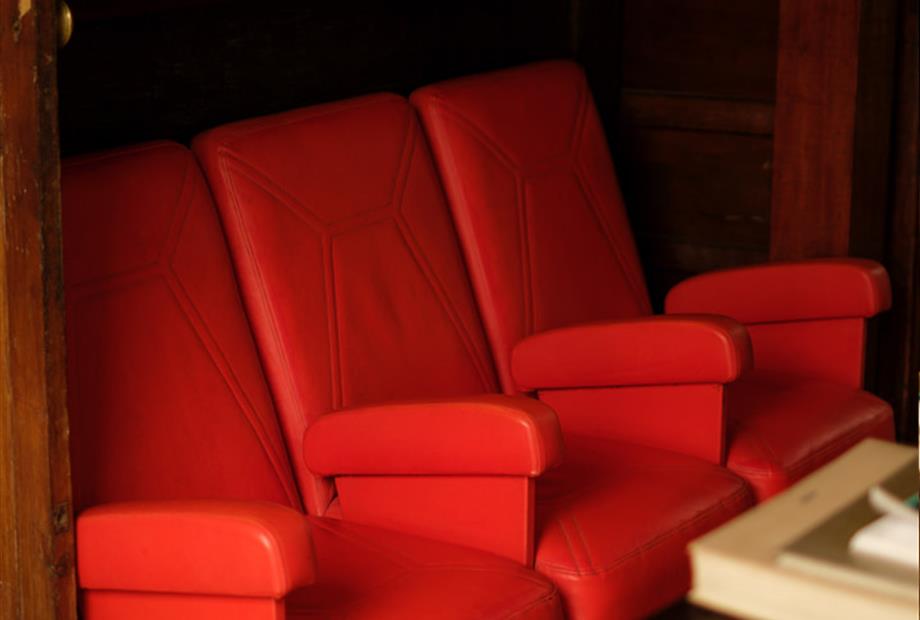 poltrona cine hall1.jpg