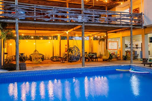 hotel maré mansa - piscina noite - 1.jpg