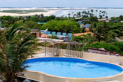 hotel maré mansa - piscina dia 2.jpg