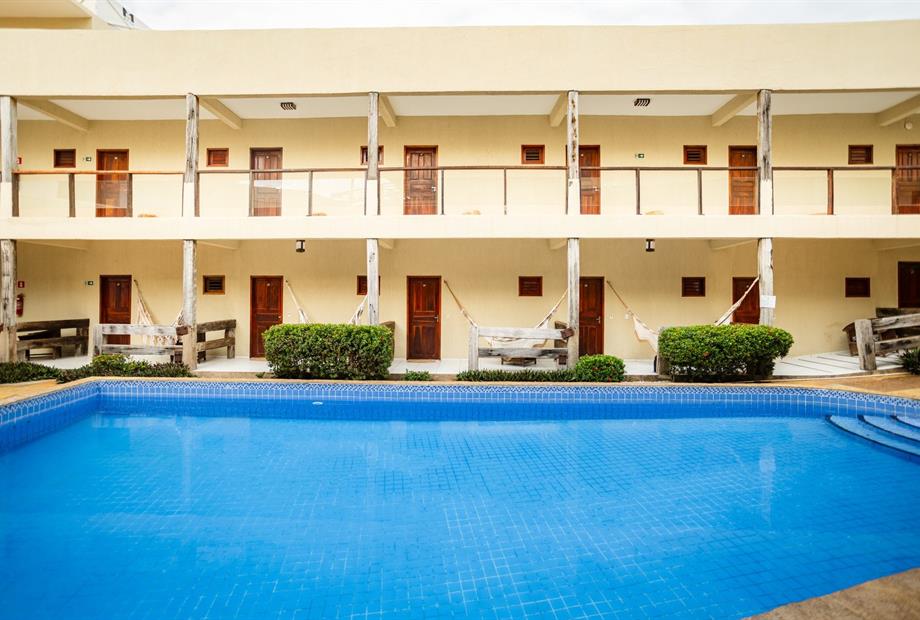 hotel maré mansa - piscina dia - 1.jpg