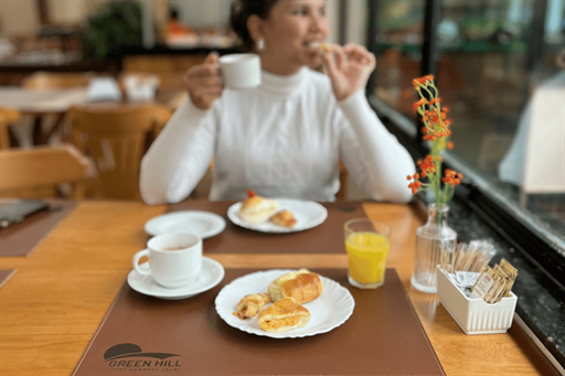 green hillcafé da manhã.png