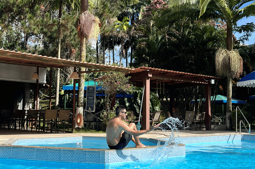 green hillpiscina.png