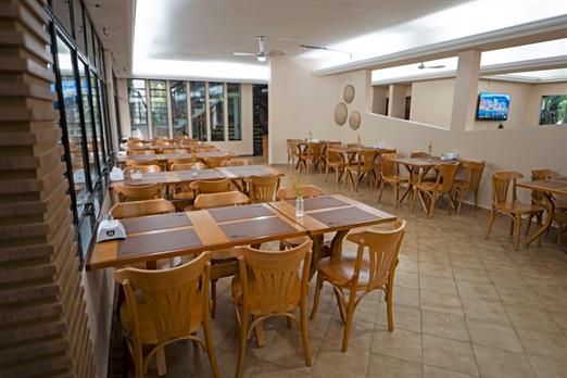 hotel_green_hill_restaurante1.jpg