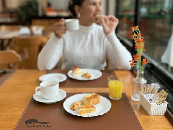 green hillcafé da manhã.png