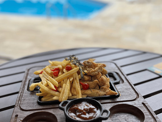 green hillba piscina.png