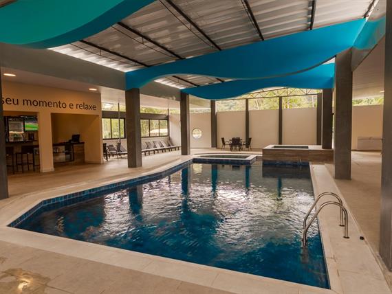 hotel_green_hill_piscina_aquecida_bar.jpg