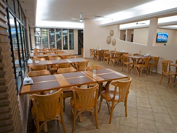 hotel_green_hill_restaurante1.jpg