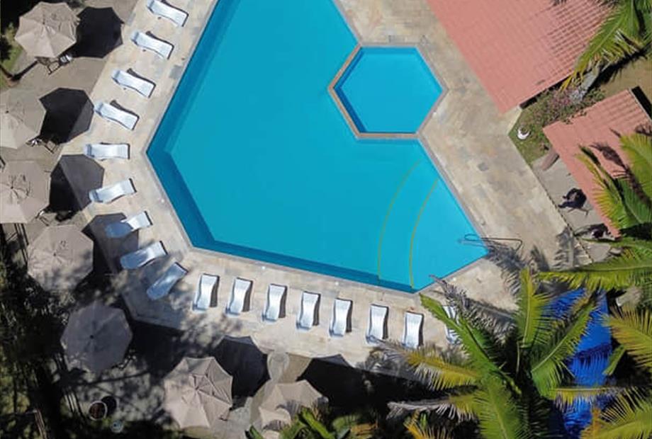 hotel_green_hill_piscina_externa.jpg