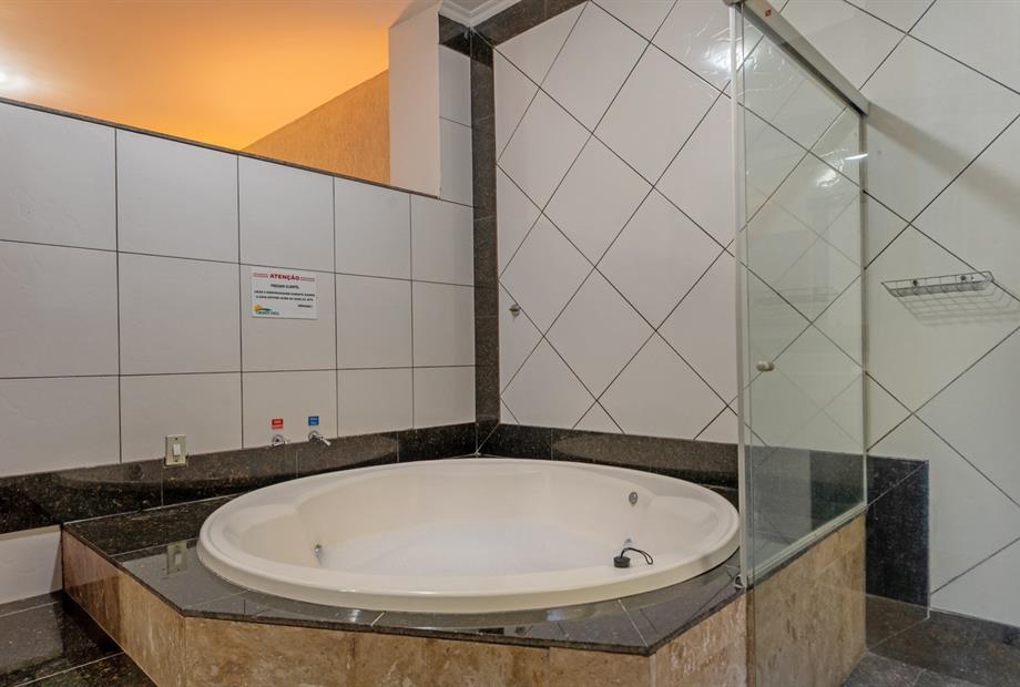 hotel_green_hill_suite_vip_banheira.jpg