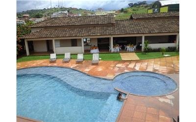 piscina vista do alto 