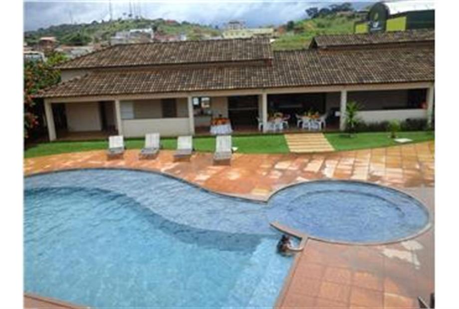 piscina vista do alto 