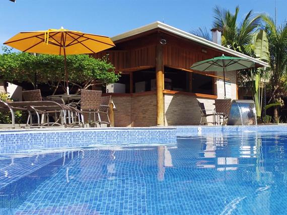bar piscina.jpg