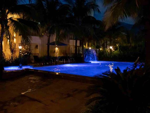 piscina noturna 1.jpg