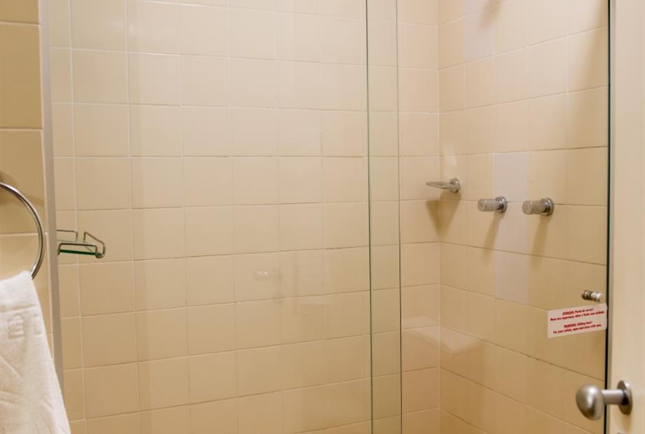 banheiro luxo meio 2.jpg