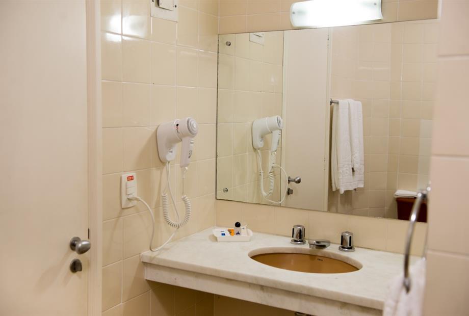 banheiro luxo meio.jpg