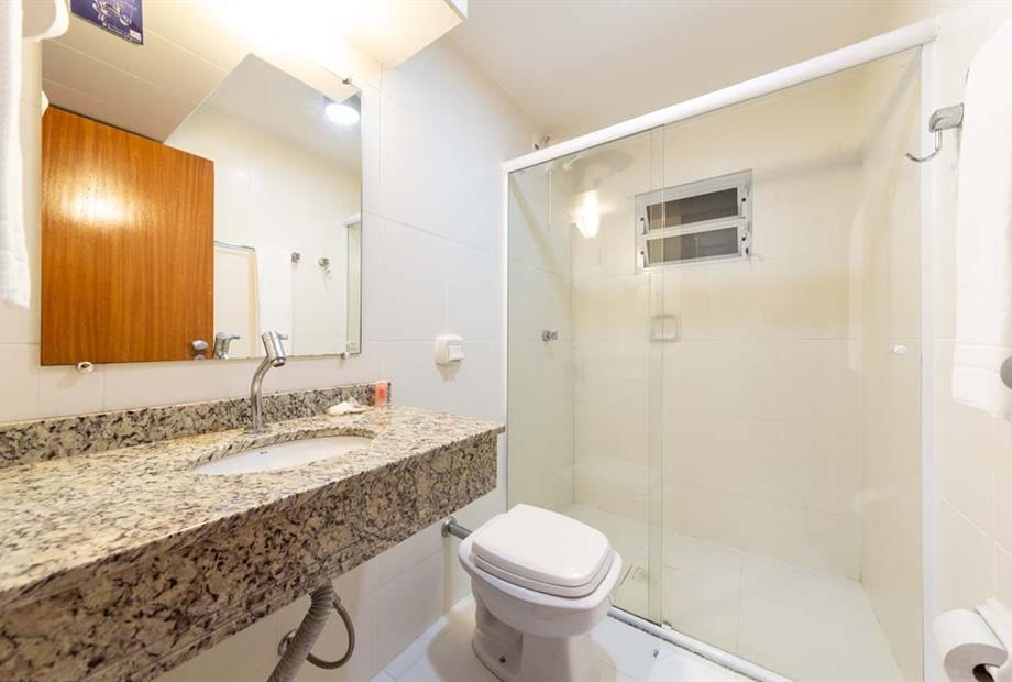 slsz - standard cama casal - banheiro (1).jpg