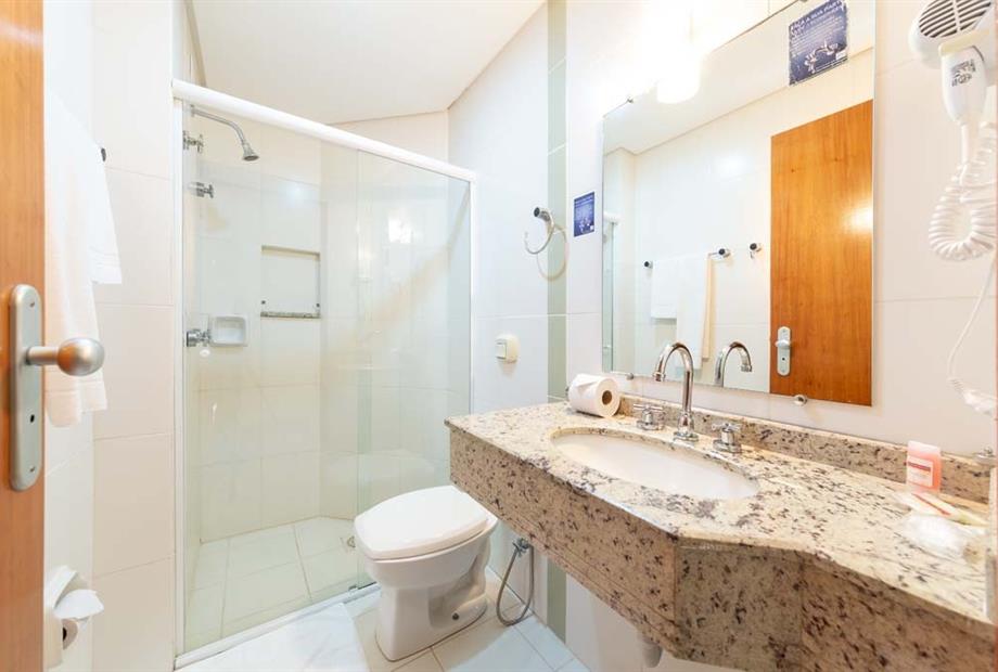 slsz - superior twin - banheiro (1).jpg