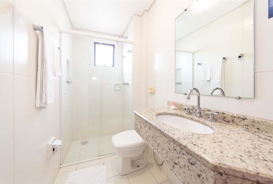 slsz - superior cama casal - banheiro (2).jpg