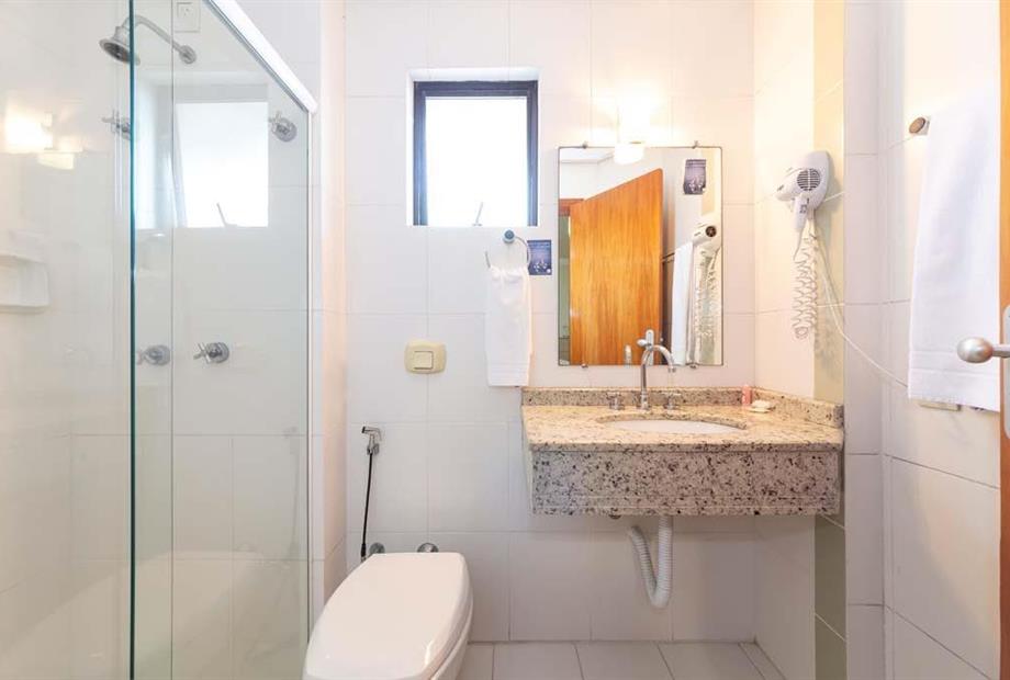 slsz - superior cama casal - banheiro (5).jpg