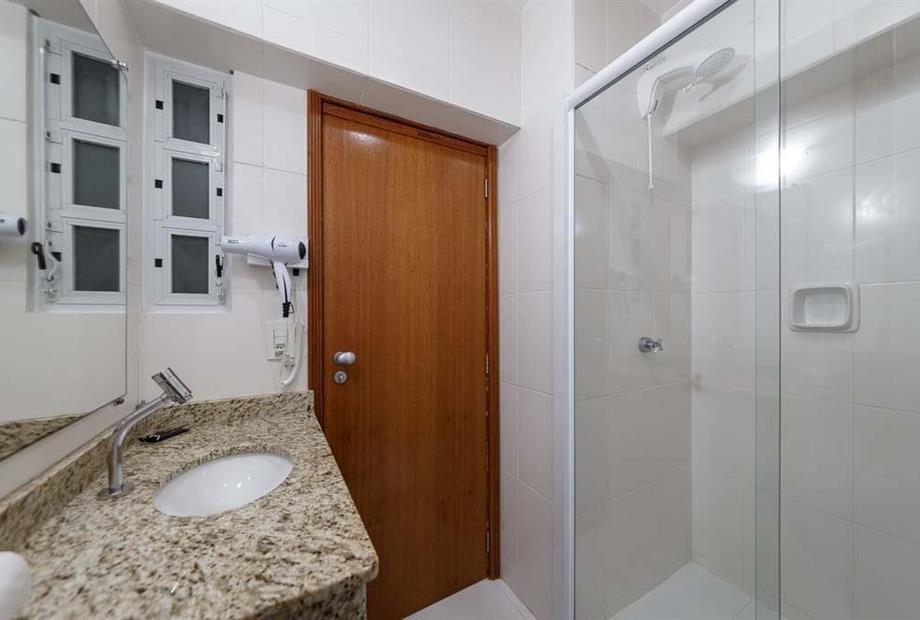 slsz - standard família - banheiro (3).jpg