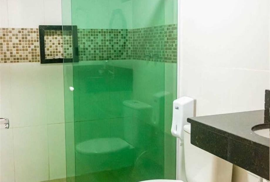 Suíte Mezanino Banheiro.jpg