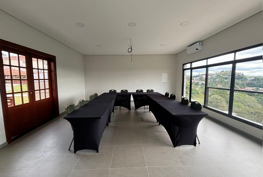 acácia - u com mesa  2.jpeg