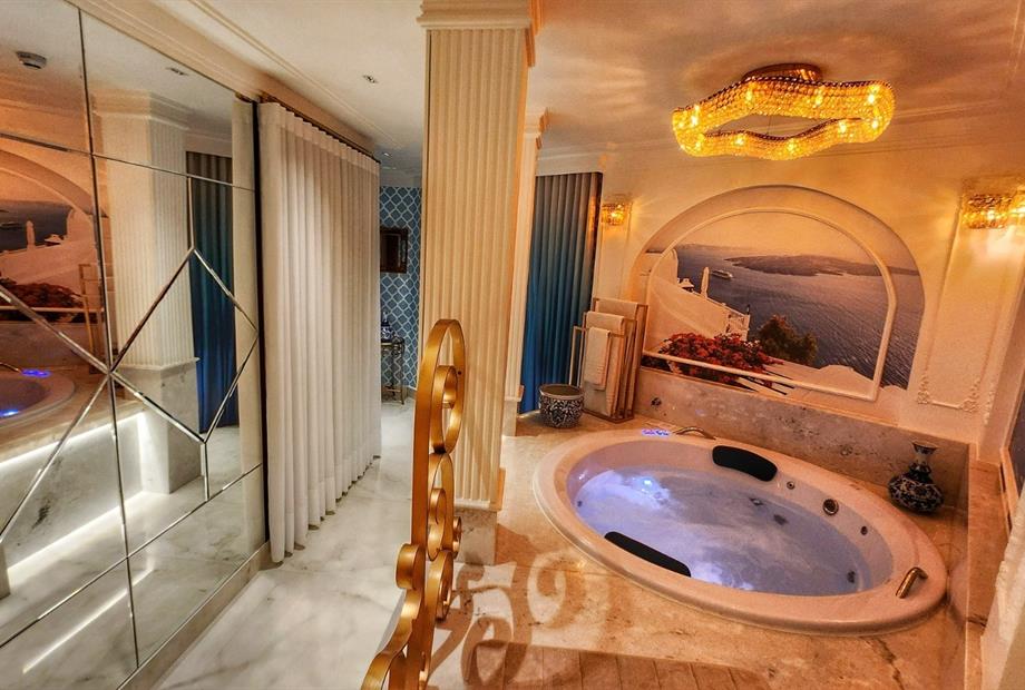 santorini omnibies 2 .jpg