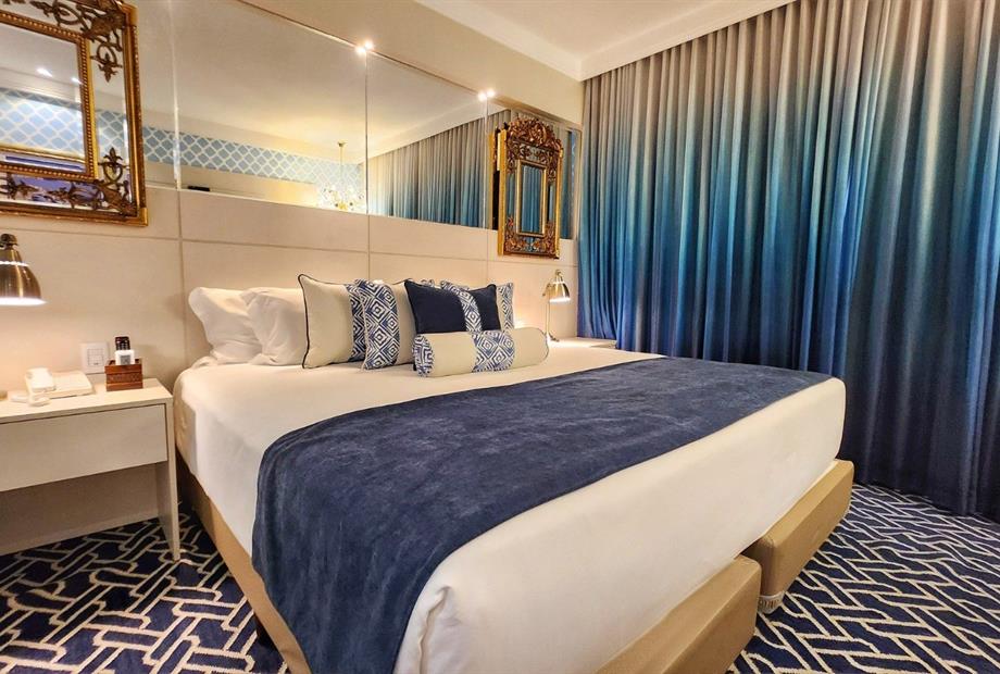 santorini omnibies 5.jpg