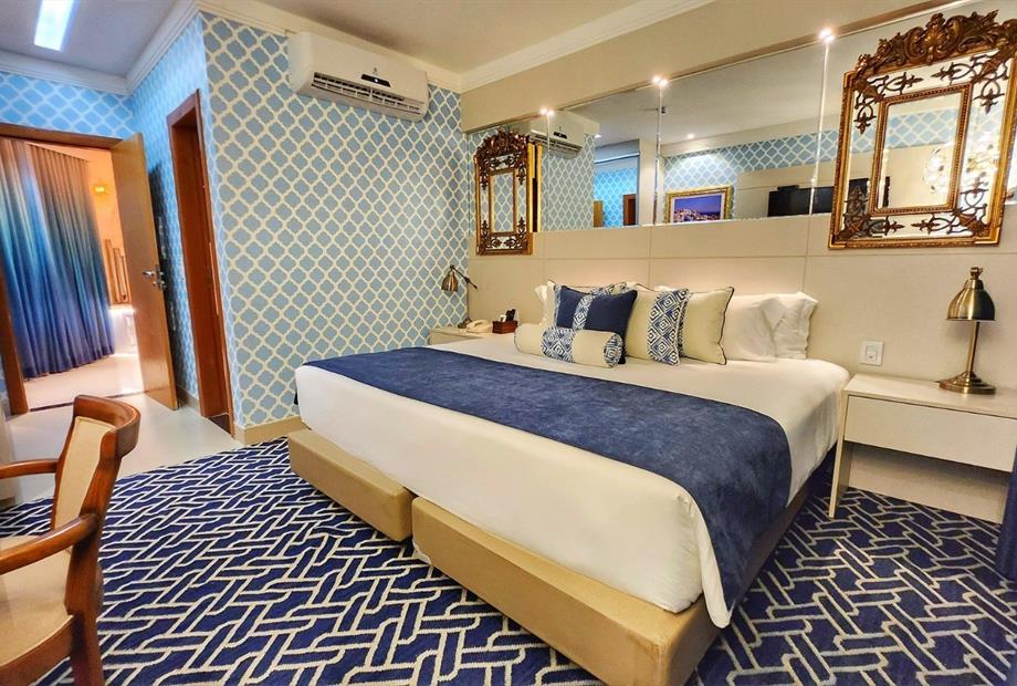 santorini omnibies 3.jpg