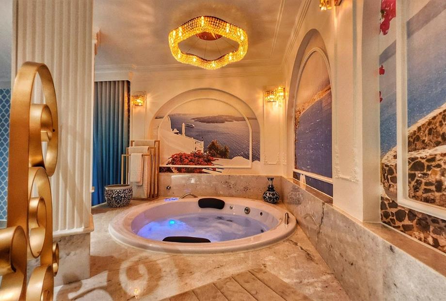 santorini omnibis 1.jpg