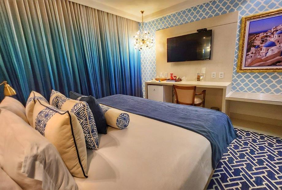 santorini omnibies 4.jpg