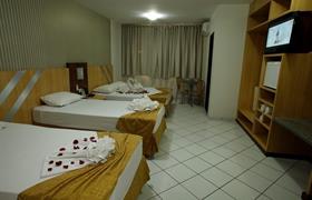 Quintuplo King do King Konfort Hotel Maringá