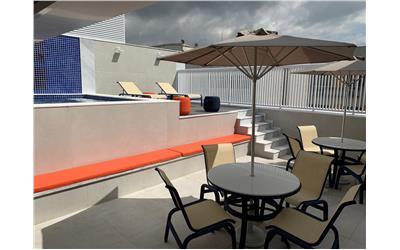 Terraço com área de piscina