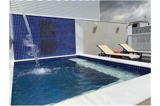 Terraço com área de piscina