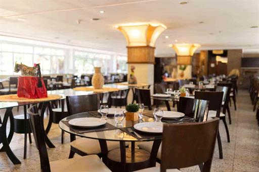 135a9534 - red02.jpg