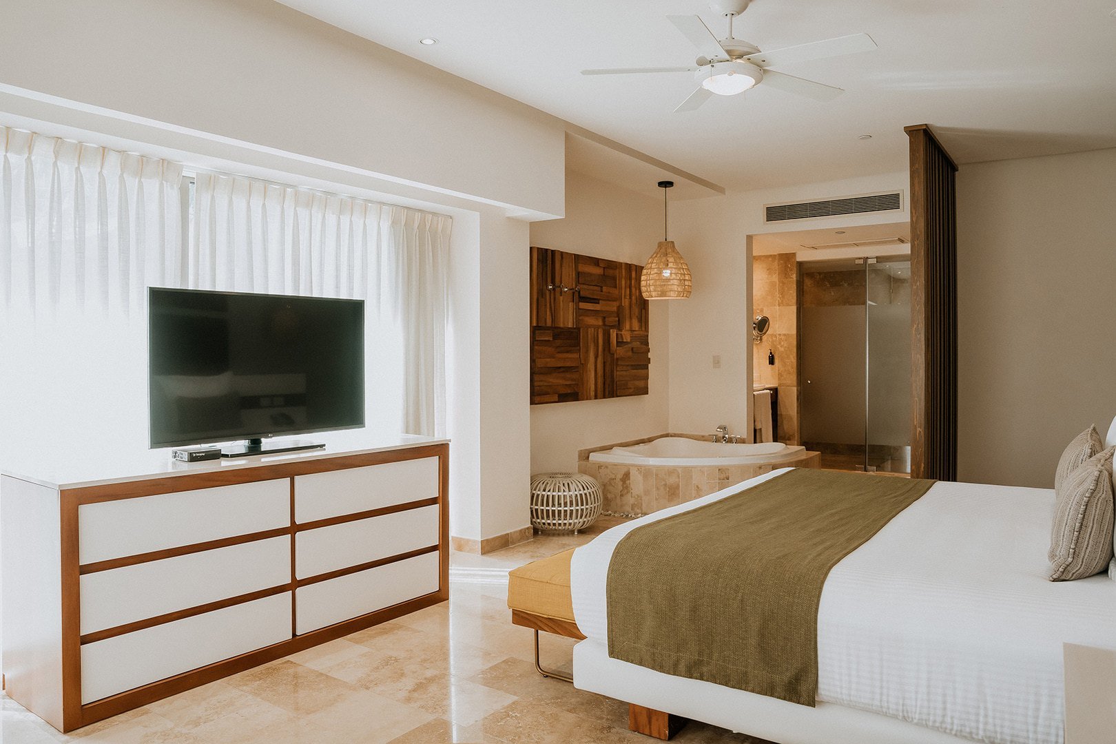 Luxurious Master Suite-2 - 6- amenities of the master suite, the reef 28.jpg