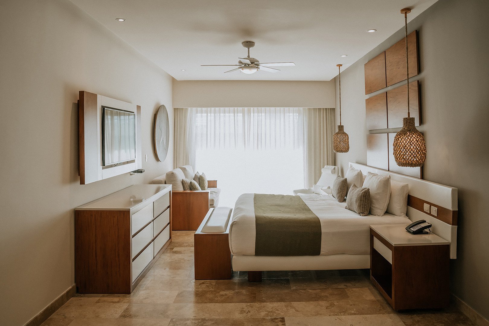 Luxurious Master Suite-2 - 7- bedroom of the master suite, the reef 28.jpg