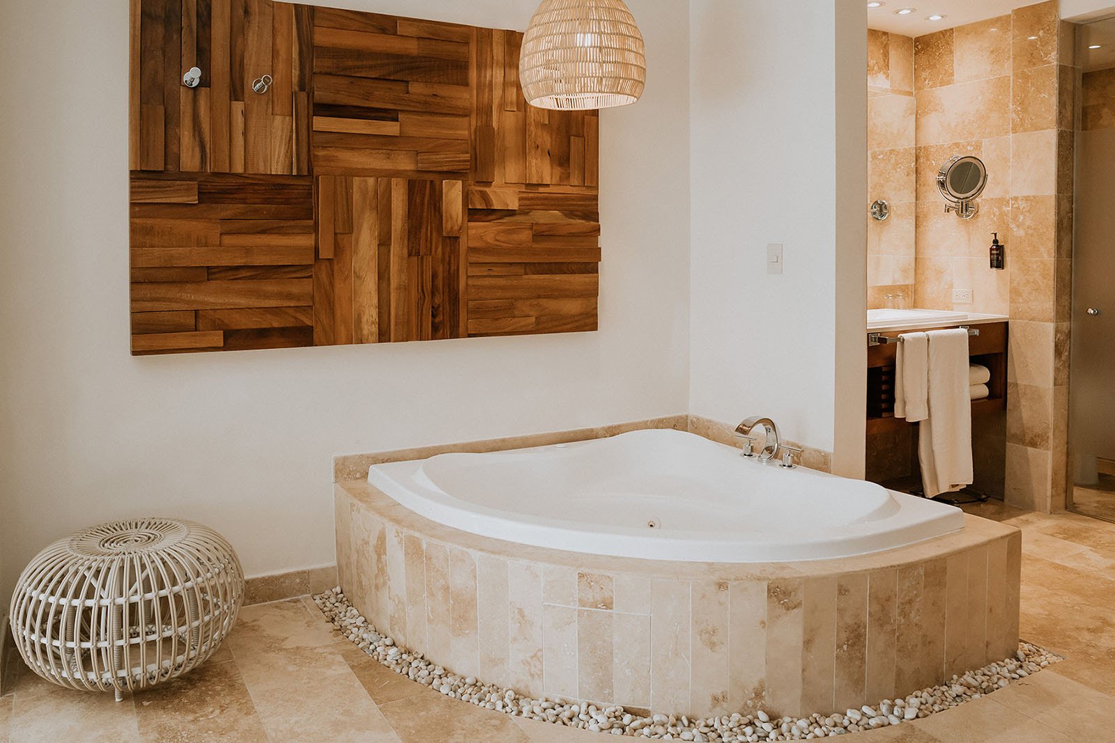 Luxurious Master Suite-2 - 12- jacuzzi of the master suite at the reef 28.jpg