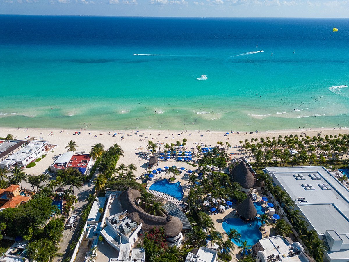 Elite Junior Suite-2 - view of the beach, the reef playacar.jpg