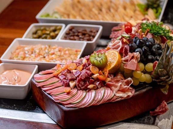 sumj - buffet (24).jpg