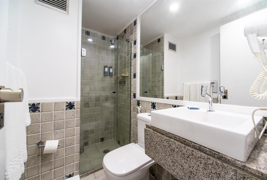 sumj - supe fam duplex frente - banheiro (1).jpg